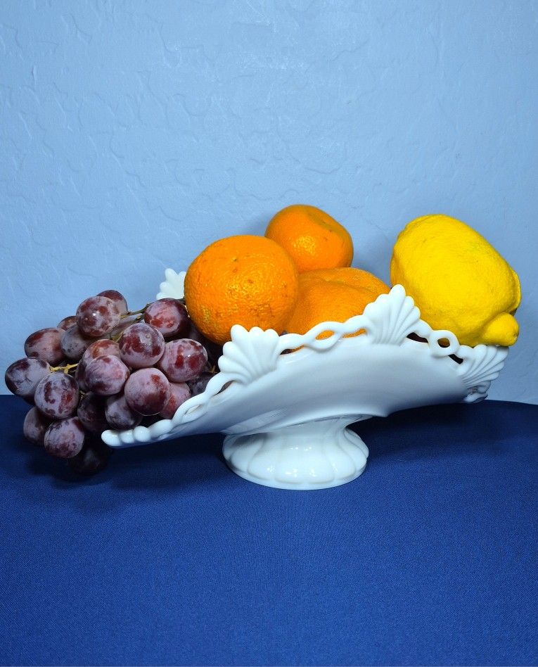 Westmorland Ring & Petal White Milk Glass low banana stand fruit bowl