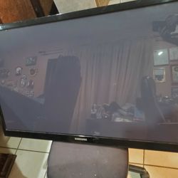 Tv Samsung With Table 3 Step
