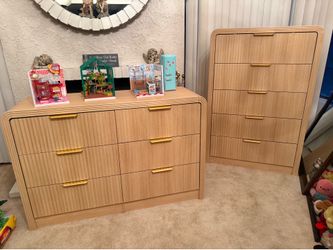 Brand New Bedroom Dresser Set