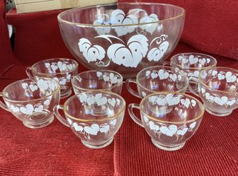 Vintage Punch Bowl Set 8 Cups Party Shower grape leaves