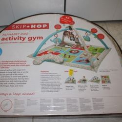 Skip Hop ABC ACTIVITY GYM & Play Mat