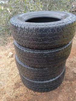 Toyo AT2 Open Country 265 70r17