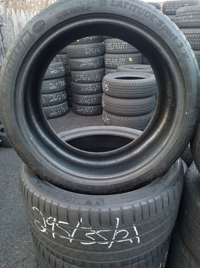 295/35/21 Michelin latitude sport 3, pair of 2, 70% tread 7/32, great condition $200 for 2 tires .
