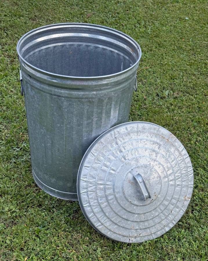 Round Galvanized Steel 20 Gallon Garbage Trash Can Bucket With Lid Backyard Lawn Garden Yard