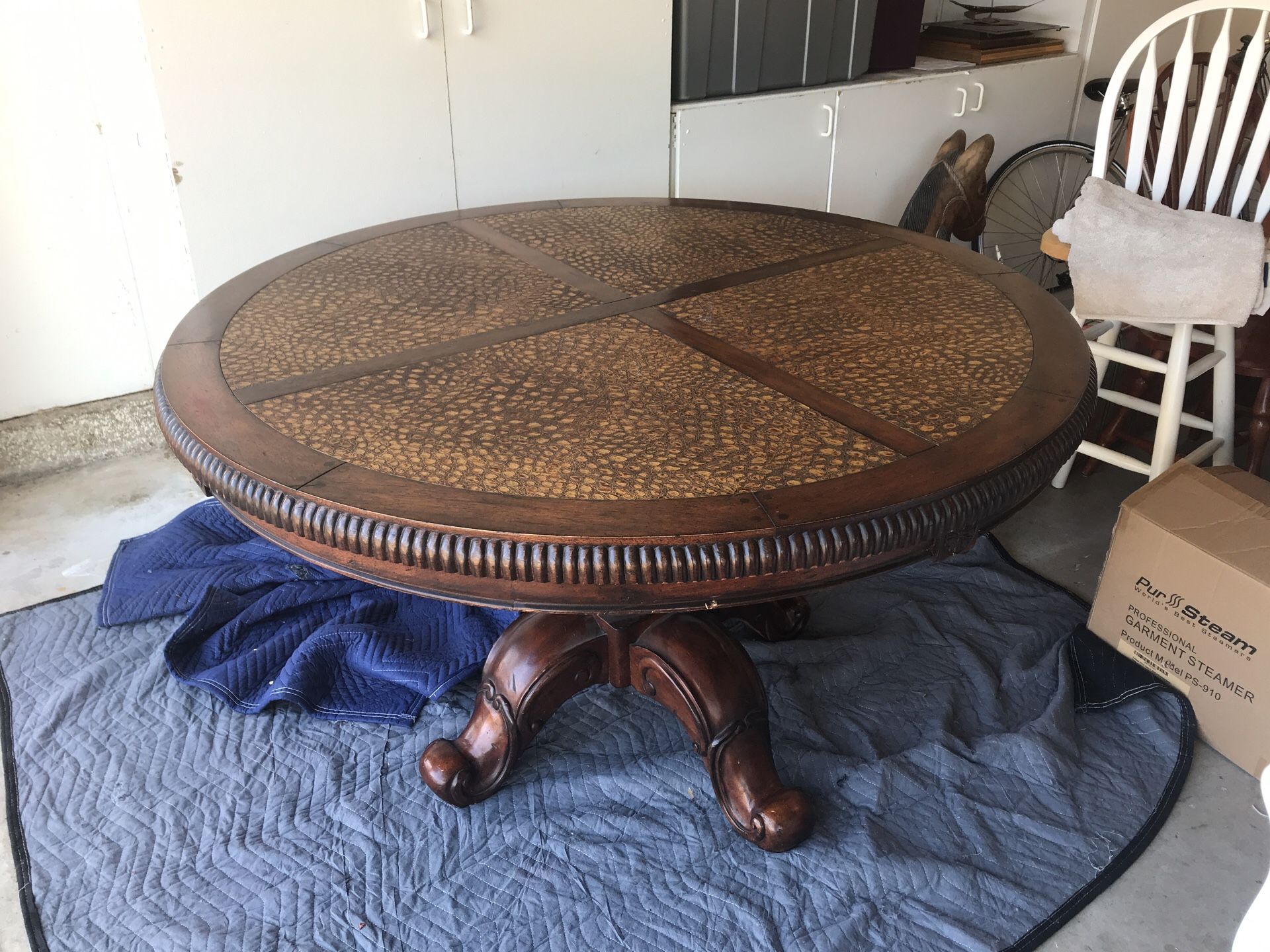 TABLE - LIKE NEW!