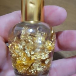 2 inch goldflakes in a bottle
