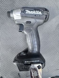 Makita Combo Kit w/  two 1.5 amp batteries