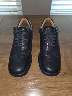 Nike men blue Cole Haan size 8 in good condition, worn 3 times.