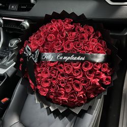 flower bouquets and arrangements