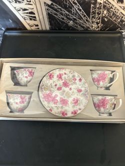 vintage-style teacups and saucers