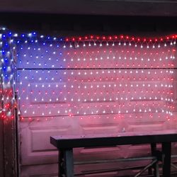 American Flag LEDs Net Lights 420 LEDs Brand New 6 And 1/2 Ft By 3 And 1/2 Ft $20