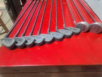 Complete set of clubs for rookie beginners includes a Big Bertha Callaway