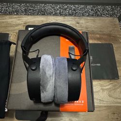 Beyerdynamic DT 700 PRO X headphones