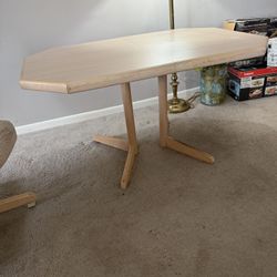 Kitchen Table And Four Chairs 