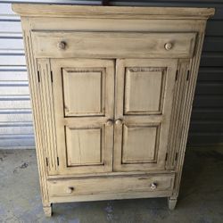 Rustic Farmhouse Caninet