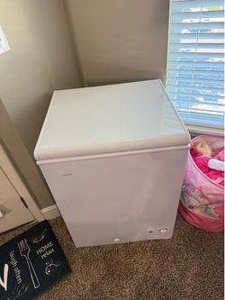 Vissani 5.0 Cu. Ft. Chest Freezer – NEW / Never Used ✨