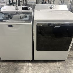 Maytag Washer & Gas Dryer Set