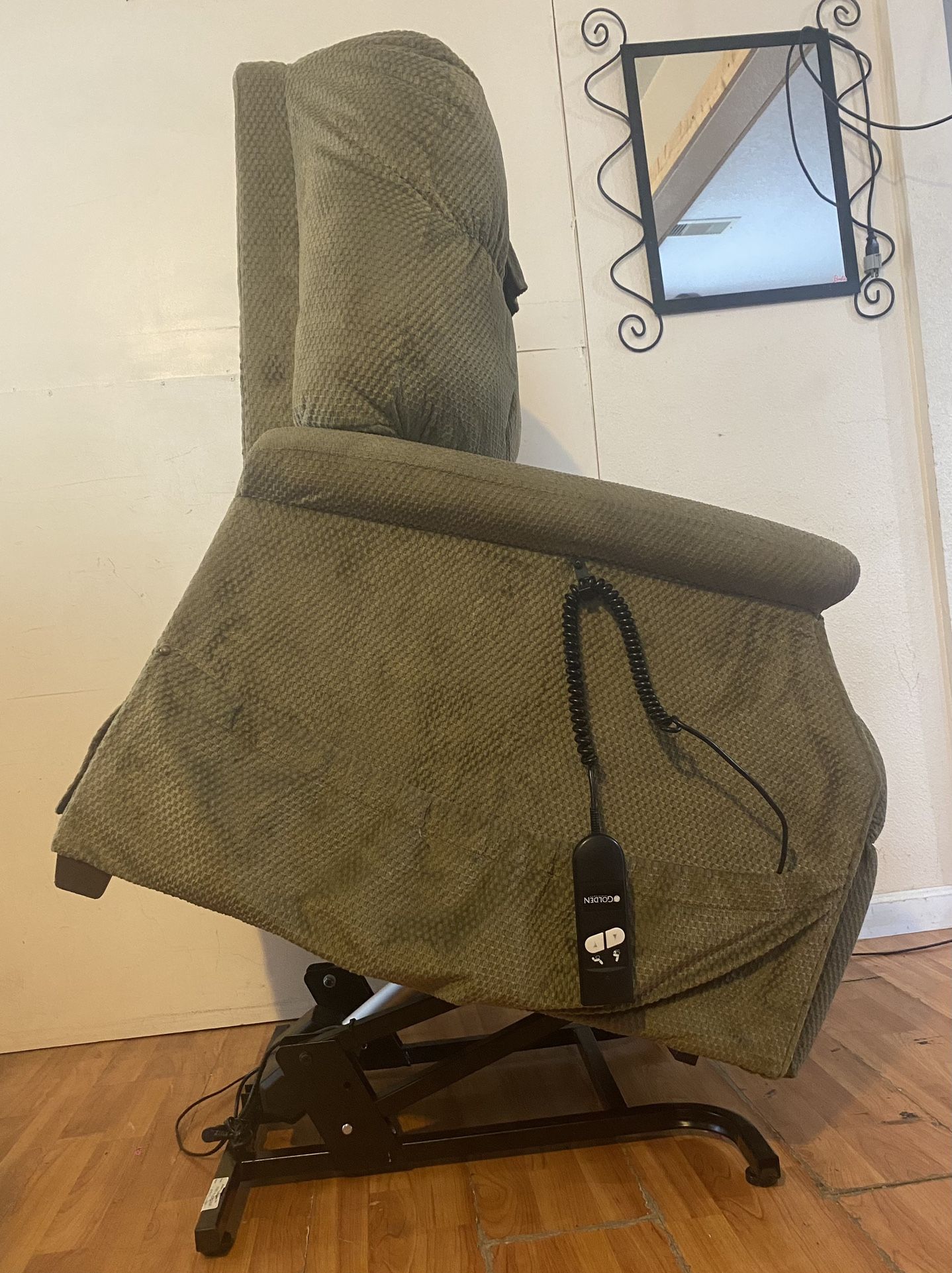 GOLDEN LIFT / RECLINER CHAIR