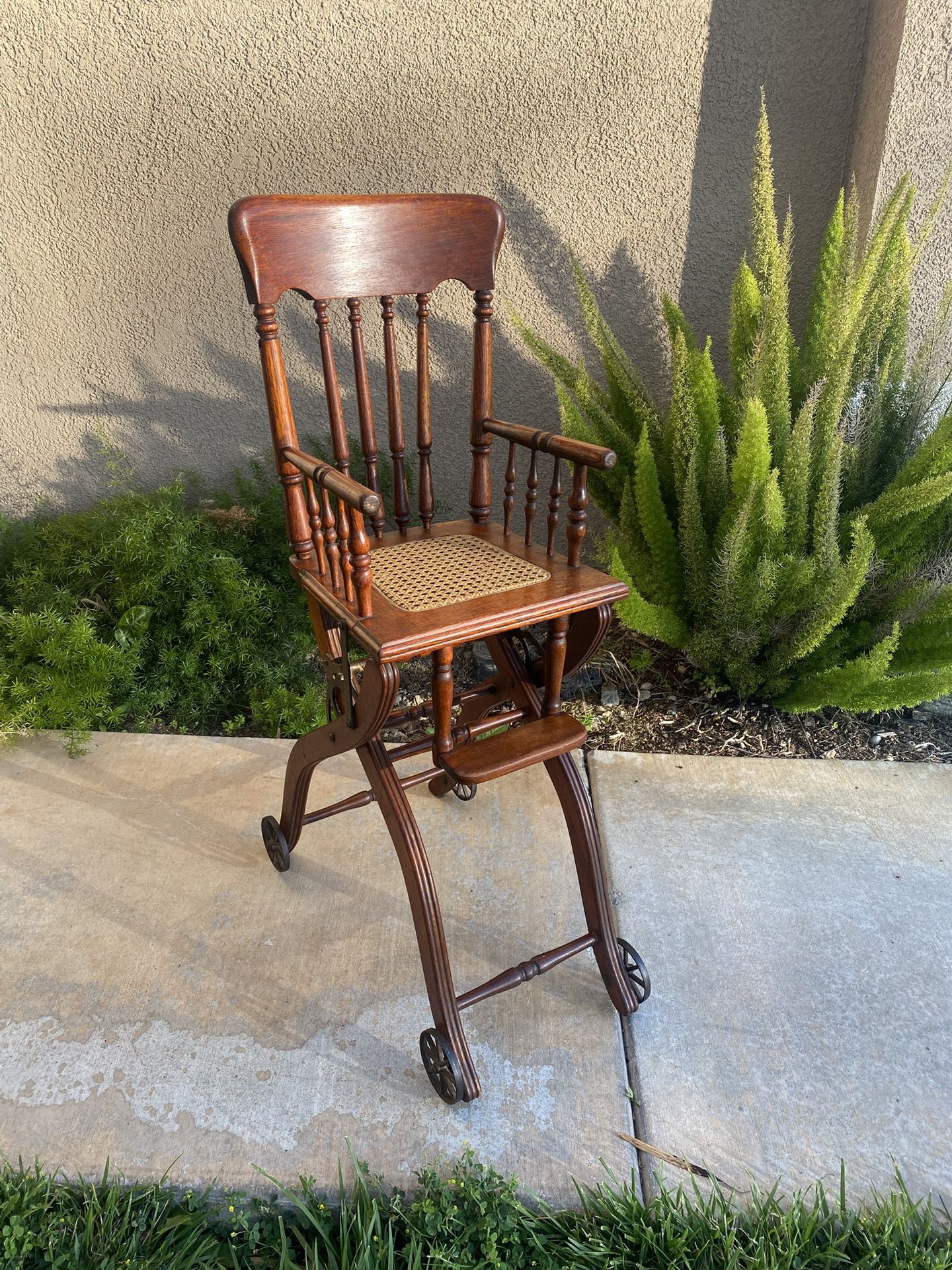 Selling A Vintage Child’s High Chair With High Adjustment