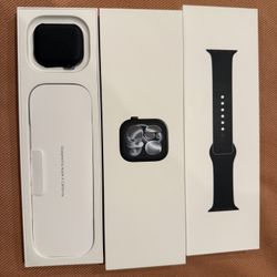 Brand New In Box. Black Apple Series 11. 42mm