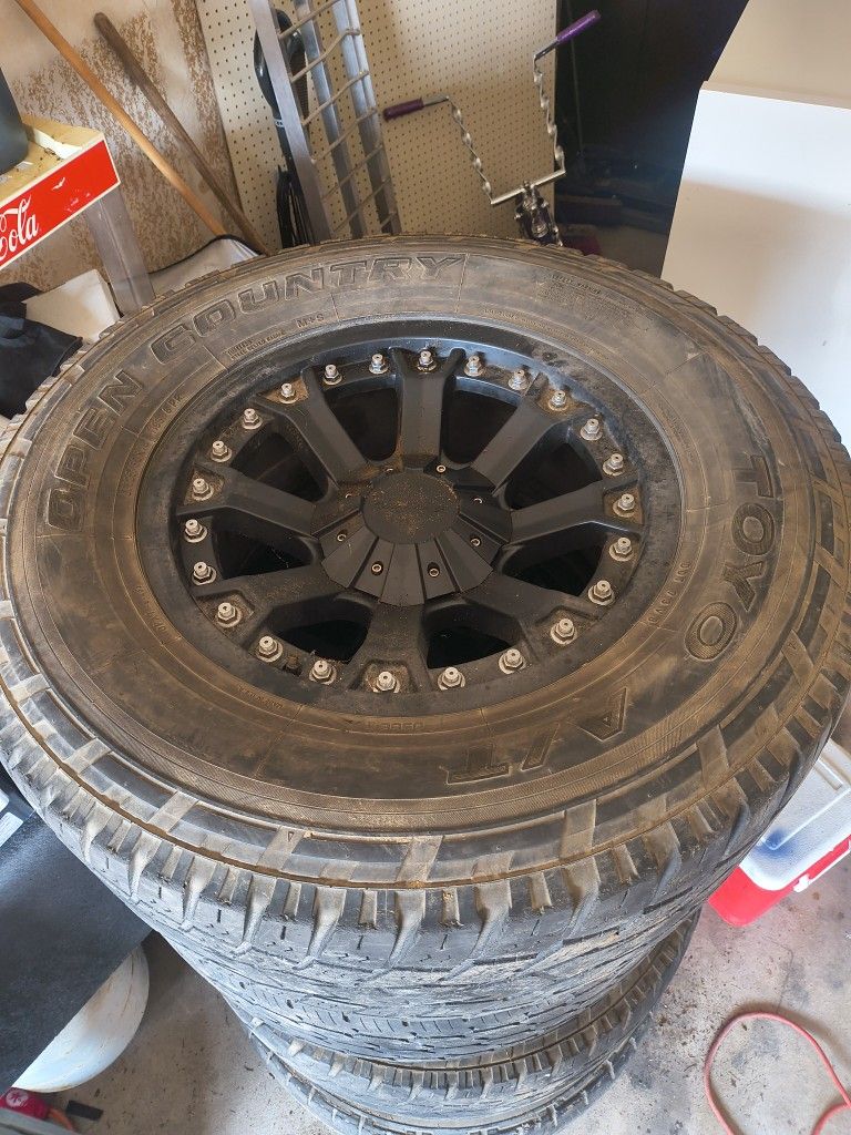 Lt325/60/18r 5 Lug Universal