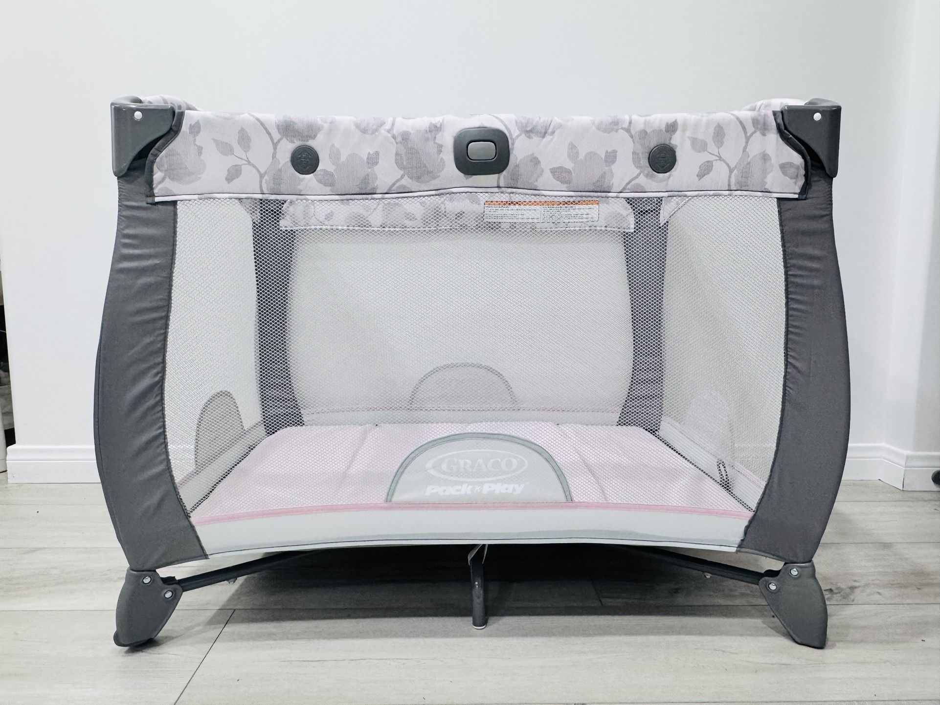 Graco Pack And Play With Wheels And Bag