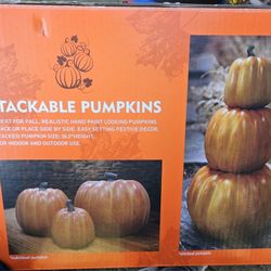 Stackable pumpkins Indoor/outdoor Very good condition. Stake height is 26.5". $40