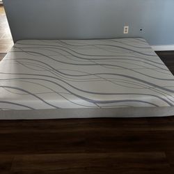 Queen Size Bed 