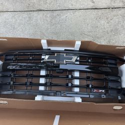 2024 2025 CHEVROLET SILVERADO Z71 GRILLE NEW OEM