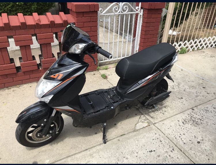 Photo Fly7 E moped Electric Scooter