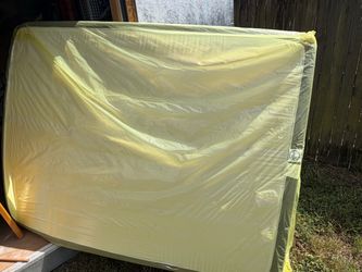 Queen Size Mattress in Plastic Wrap