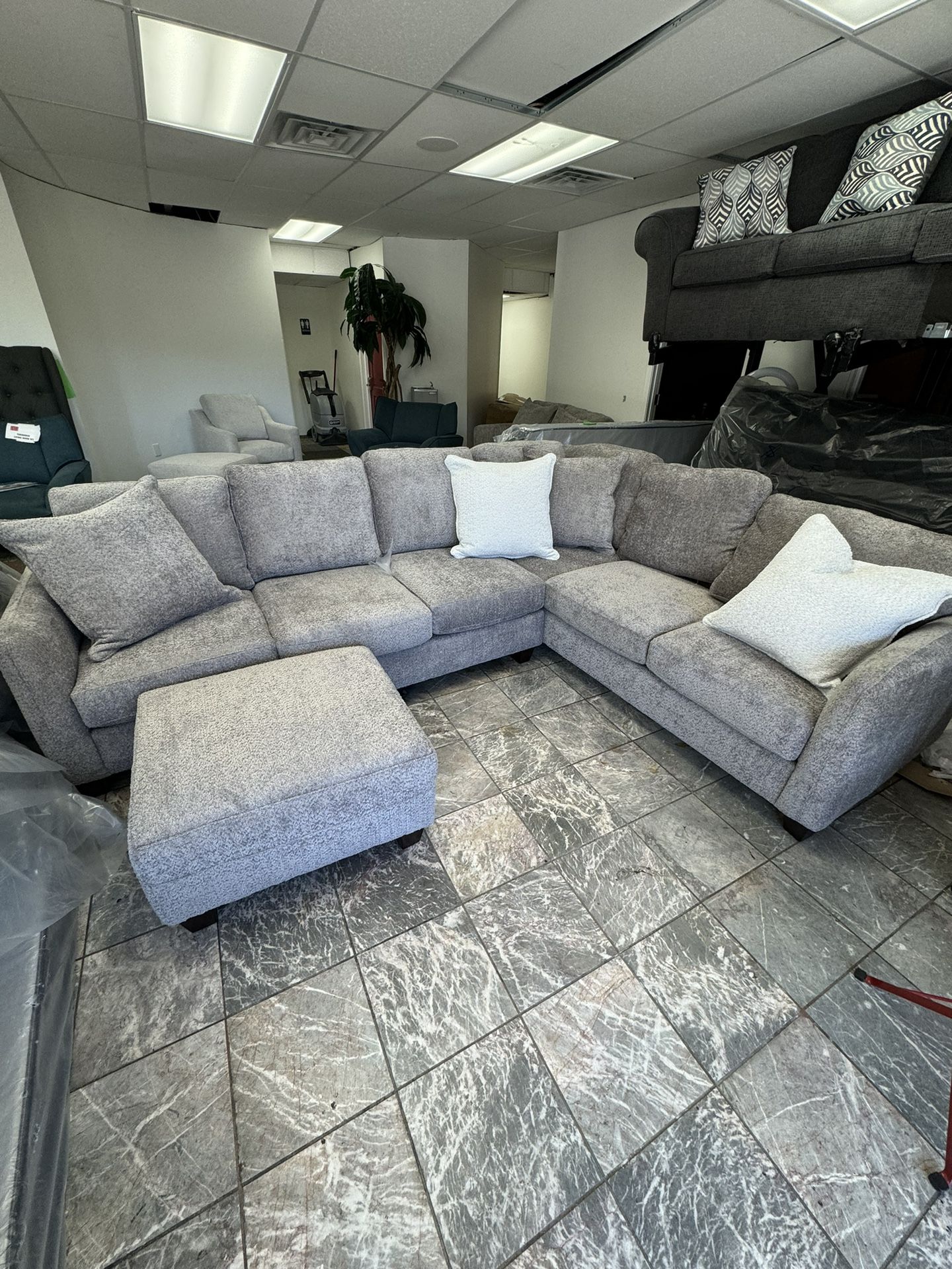 SECTIONAL (OTTOMAN SOLD SEPARATELY
