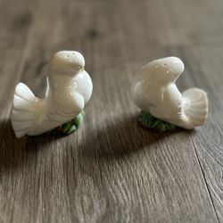 Avon 1993 Bird Salt And Pepper Shaker