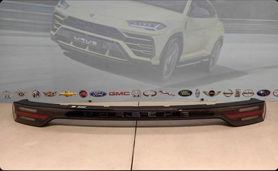 2019-2023 PORSCHE CAYENNE REAR CENTER TAIL LIGHT