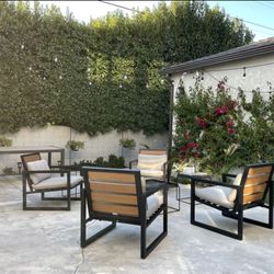 4 Metallic Armchairs With The Cushion 