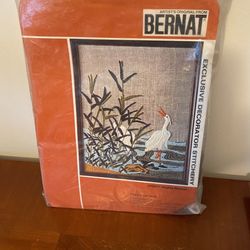 Vintage Crewel Embroidery Kit Bernat # S08077