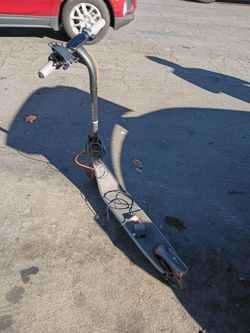 Electric scooter i payed 360 for it selling for only 150. Hmu