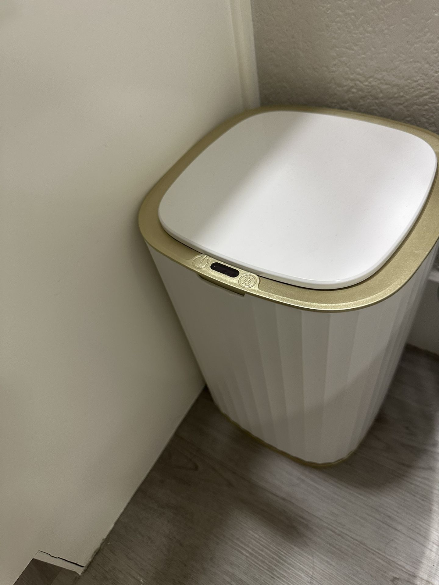 Bathroom Automatic Sensor Trash Can