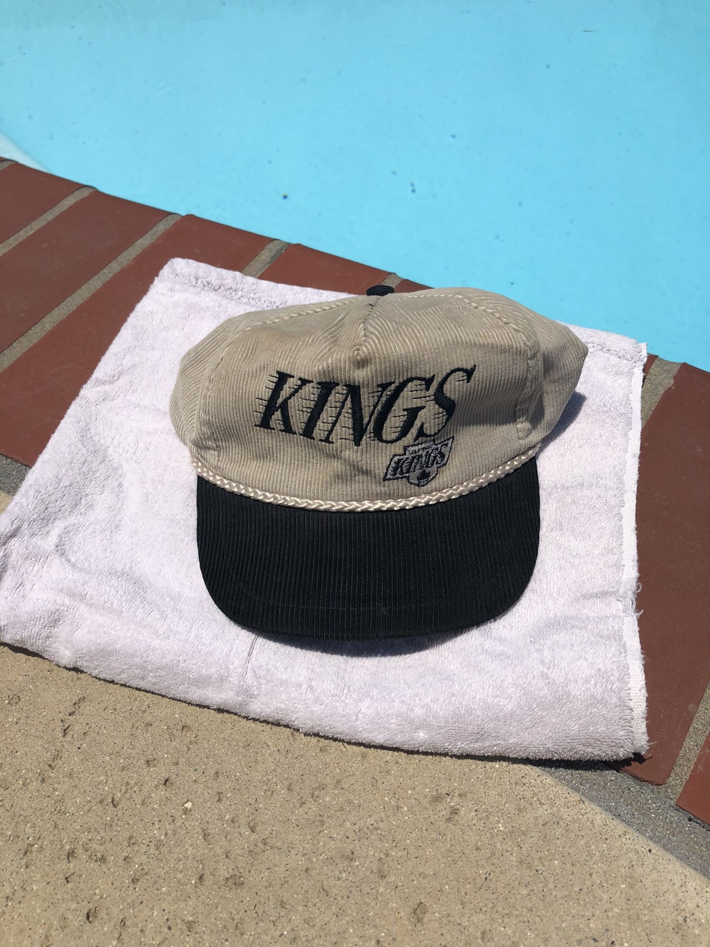 Vintage Los Angeles Kings NHL Corduroy Snapback 