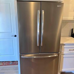 FRIGIDAIRE REFRIGERATOR COUNTER DEPTH
