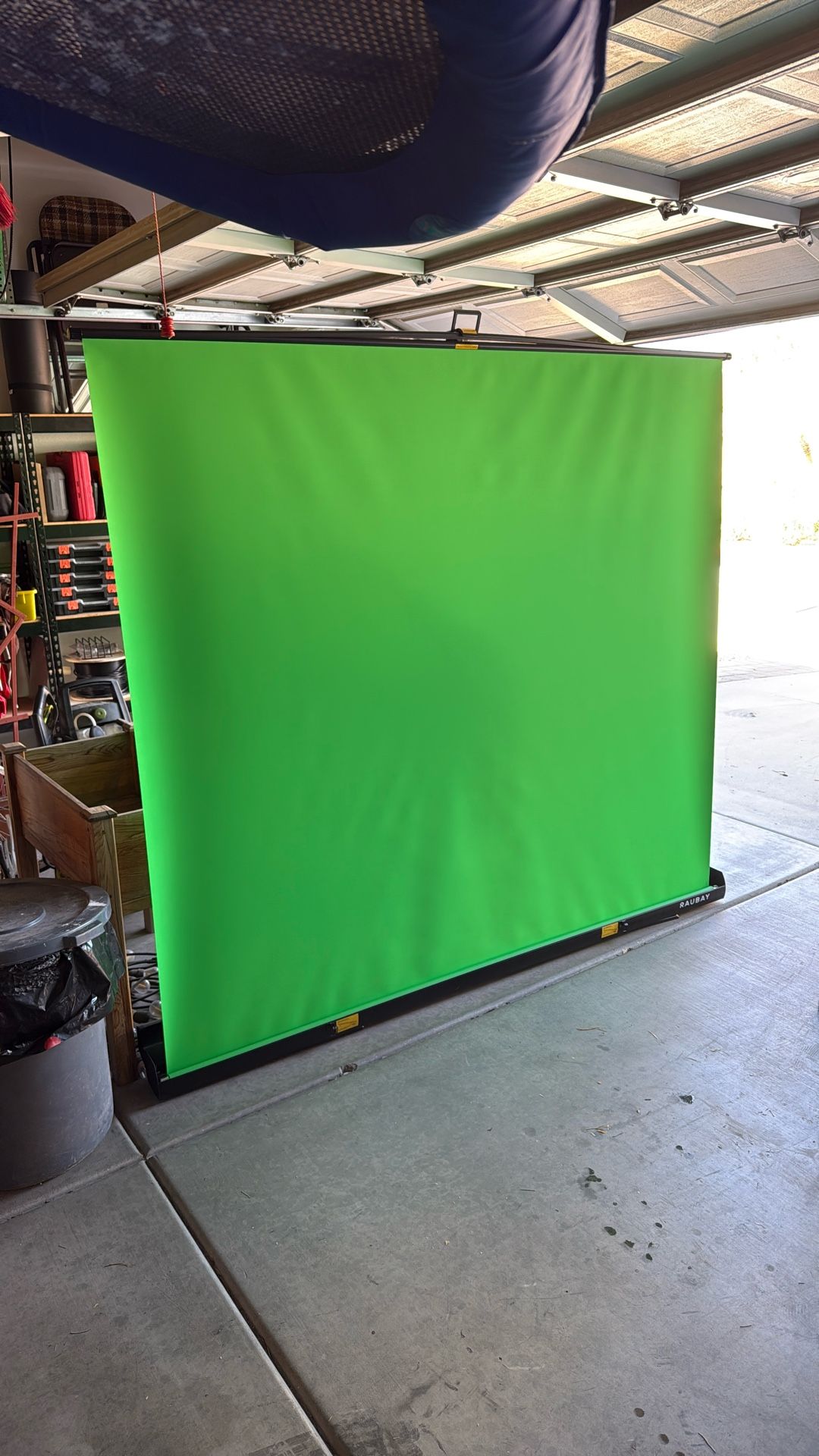 Retractable Green Screen