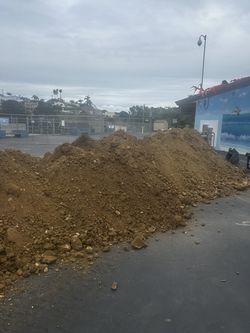 FREE FILL DIRT AND FREE DELIVERY