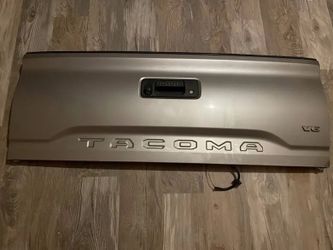 Toyota Tacoma tailgates