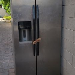 Stainless Steel Side-by-Side Refrigerator - Works