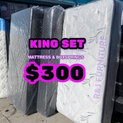King Size Mattress And Boxspring 