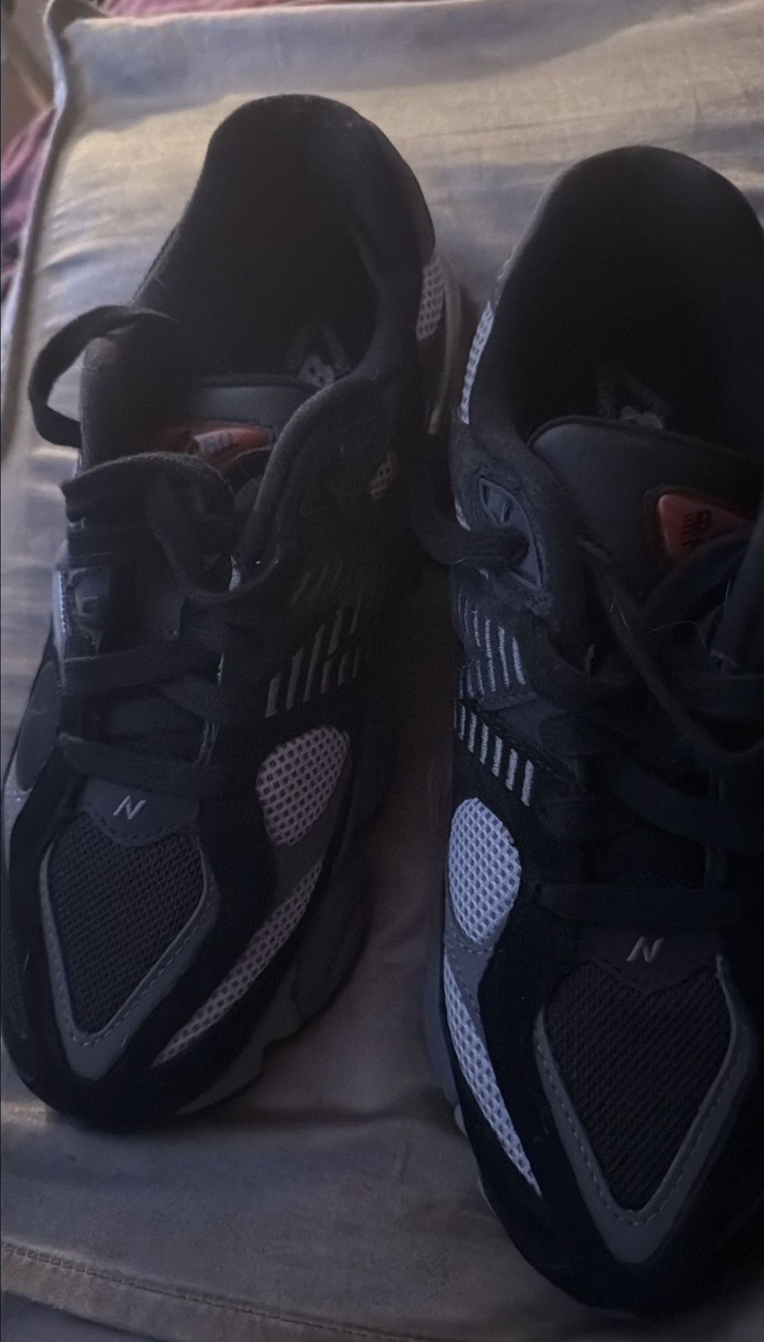 New Balance 9060 Athletic Shoe W 8 M 6.5