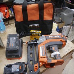 Ridgid R09892 nail gun with 2 batteries and charger , carry case 879234-1