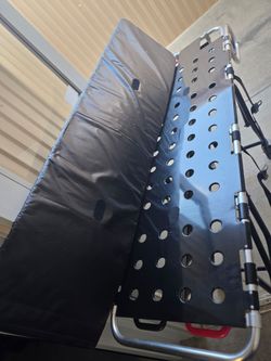 Black, 1000lb capacity stretcher
