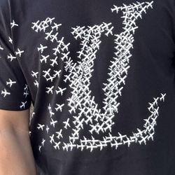 Louis Vuitton large T Shirt Authentic $500  LV