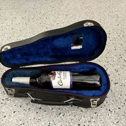 Vintage 1977 “KORBEL” Wine/ Champagne Bottle Violin Style Case. Pre Owned.